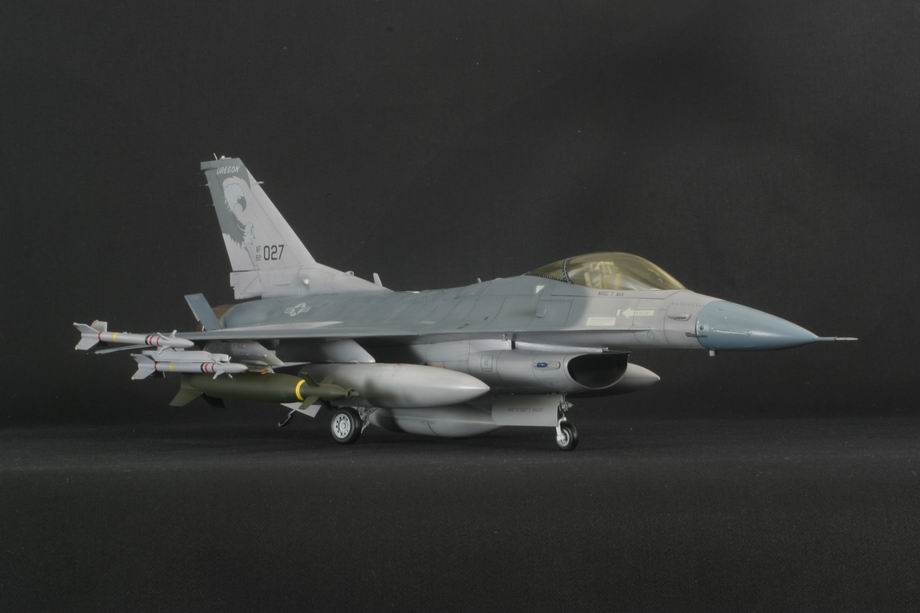1/32 Hasegawa F-16C Fighting Falcon photo gallery