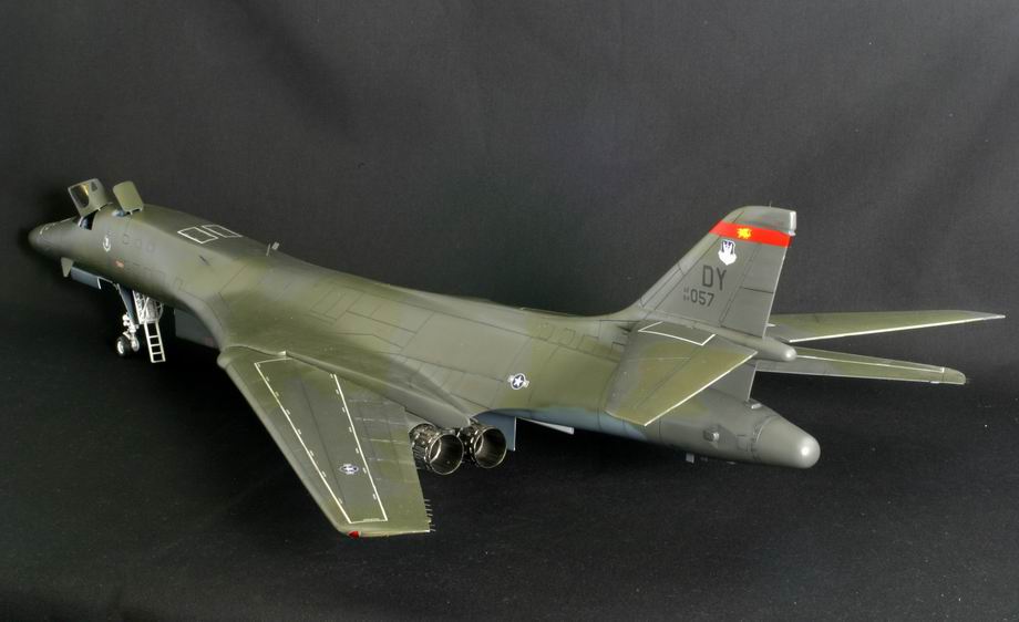 1/48 Revell Rockwell B-1B Lancer photo gallery 1/48 Revell Rockwell B-1B Lancer photo gallery