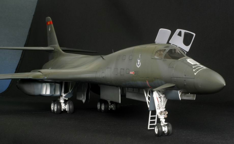 1/48 Revell Rockwell B-1B Lancer photo gallery