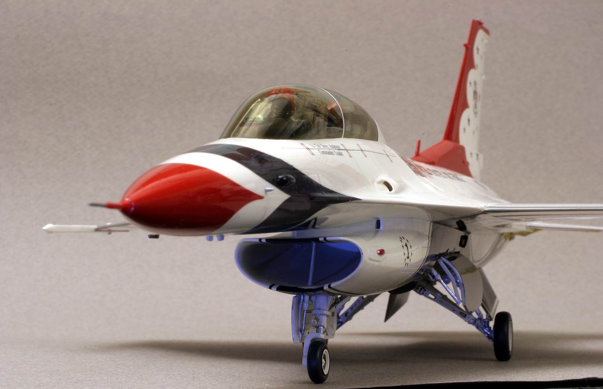 1/48 Hasegawa F-16D Thunderbirds photo gallery